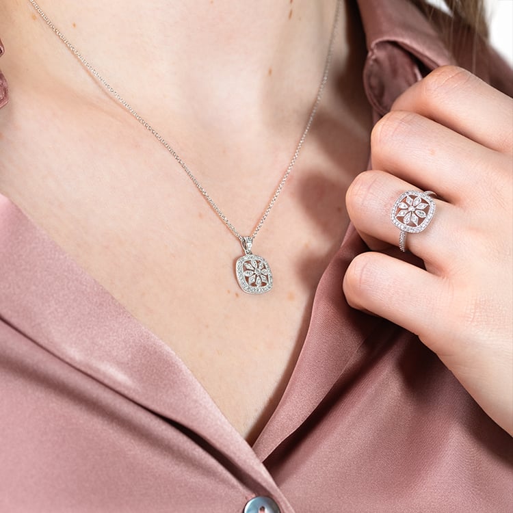 Zlatá kolekcia šperkov s diamantovými kvety Jasmyn 152114