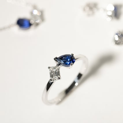 Prsteň Toi et Moi s lab-grown diamantom a zafírom Eri