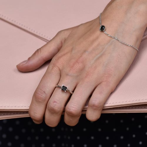 Zásnubný prsteň s čiernym princess diamantom Neida
