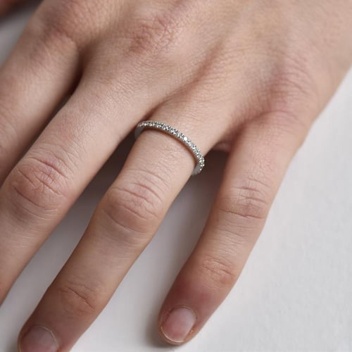 Platinový eternity prsteň s 1.50mm diamantmi Qenyl
