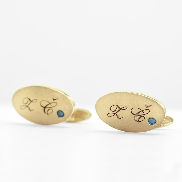Zlaté manžetové gombíky s gravírom a diamantmi 47029