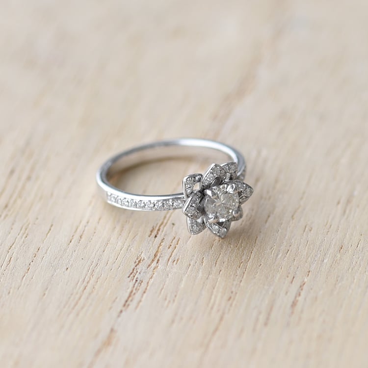 Zlatý zásnubný prsteň 74321