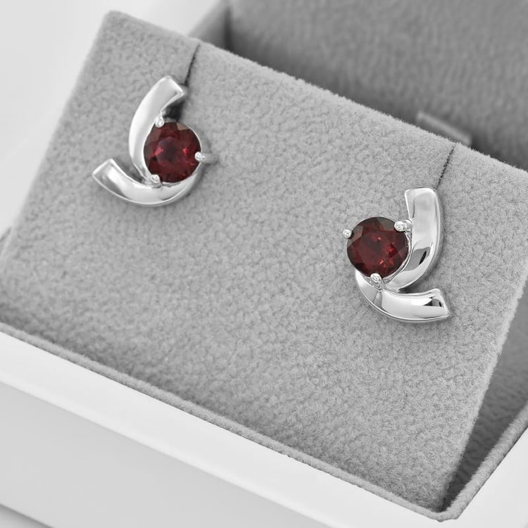 Strieborné náušnice s granátmi 42998