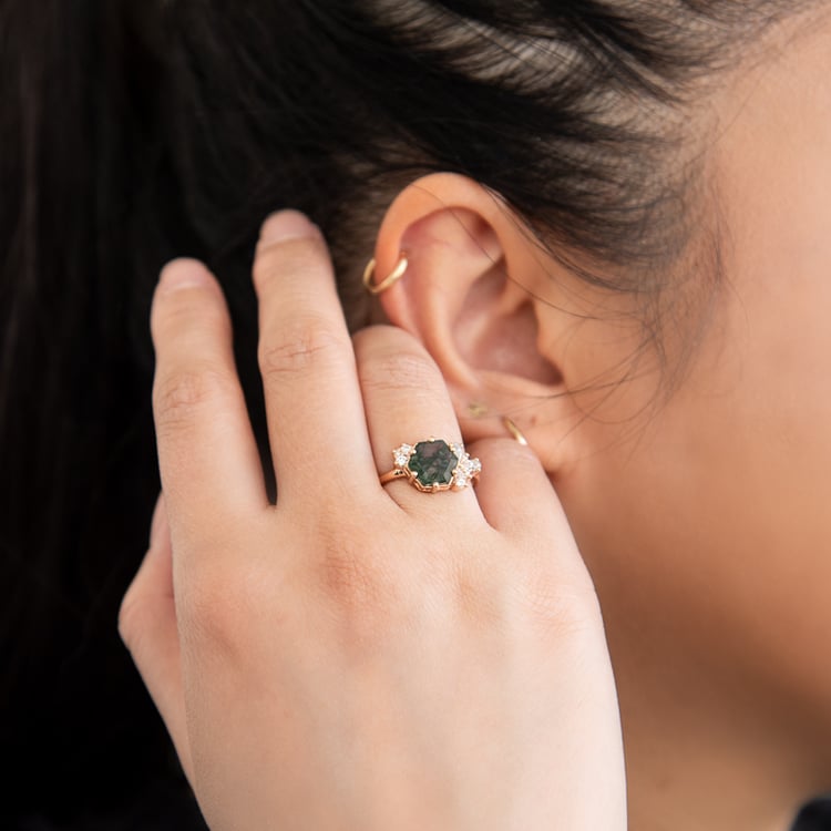 Jedinečný prsteň s machovým achátom a moissanitmi Carlie 124573