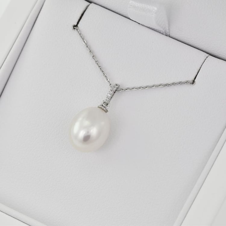 Perlový prívesok s diamantmi 2577