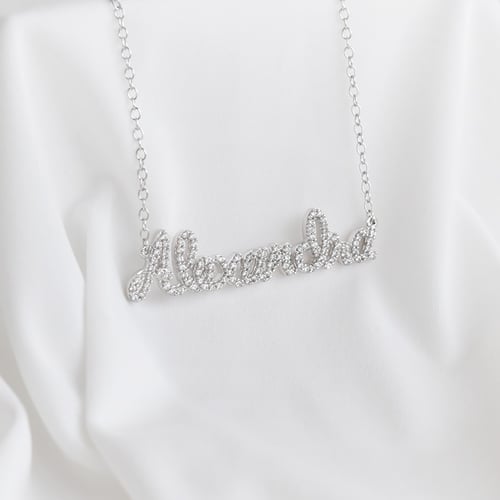 Diamantový náhrdelník so jmenom Marika
