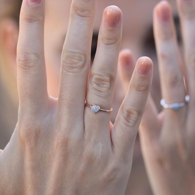 Zlatý prsteň v tvare srdca 106826