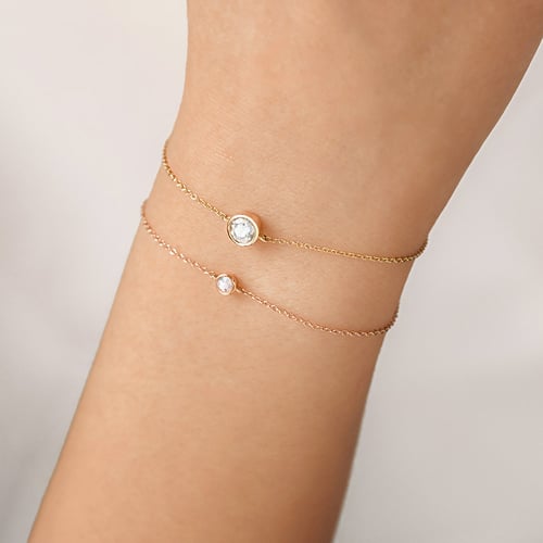 Strieborný minimalistický náramok s mesačným kameňom Lepio
