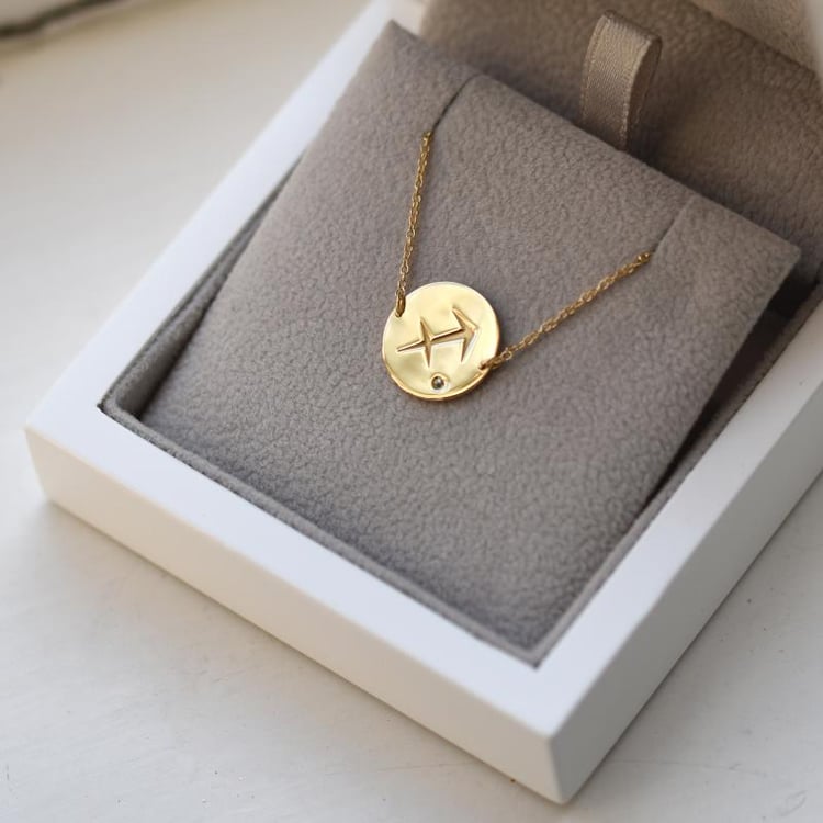 Zlatý náramok s gravírom Strelec 51592