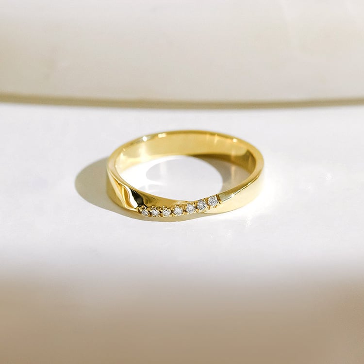 Prepletený prsteň s lab-grown diamantmi Rexanne 154438