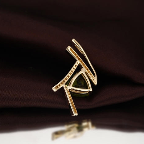 Olivínový zlatý prívesok s diamantmi Jewel 3701