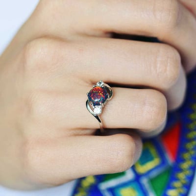 Strieborný prsteň s čiernym opálom