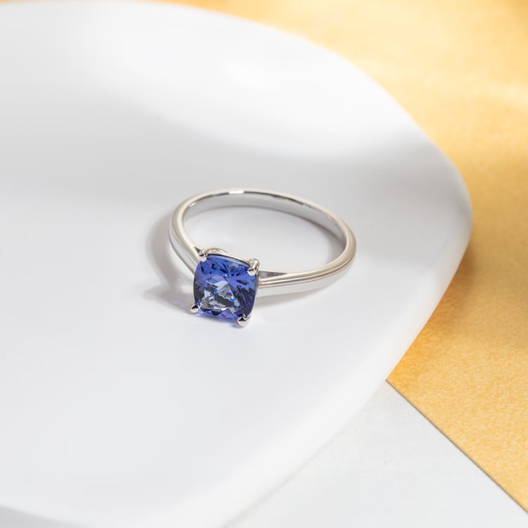Zlatý prsteň s cushion tanzanitom Belen 149224