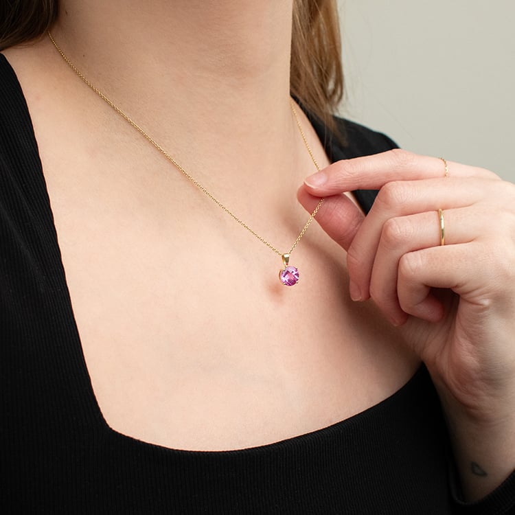 Ružový zafír v zlatom prívesku Atik 135519