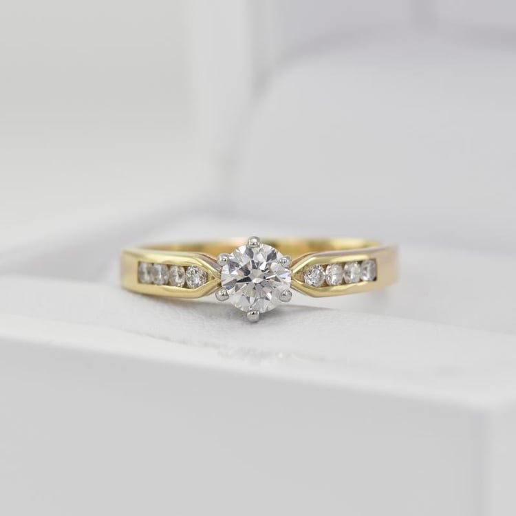 Zlatý prsteň 65918