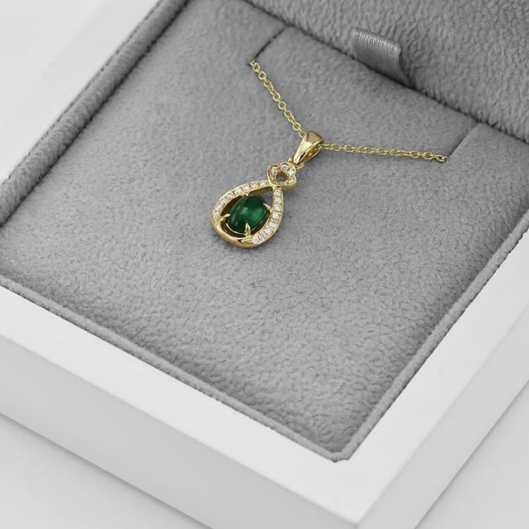 Smaragdový náhrdelník s diamantmi 42671