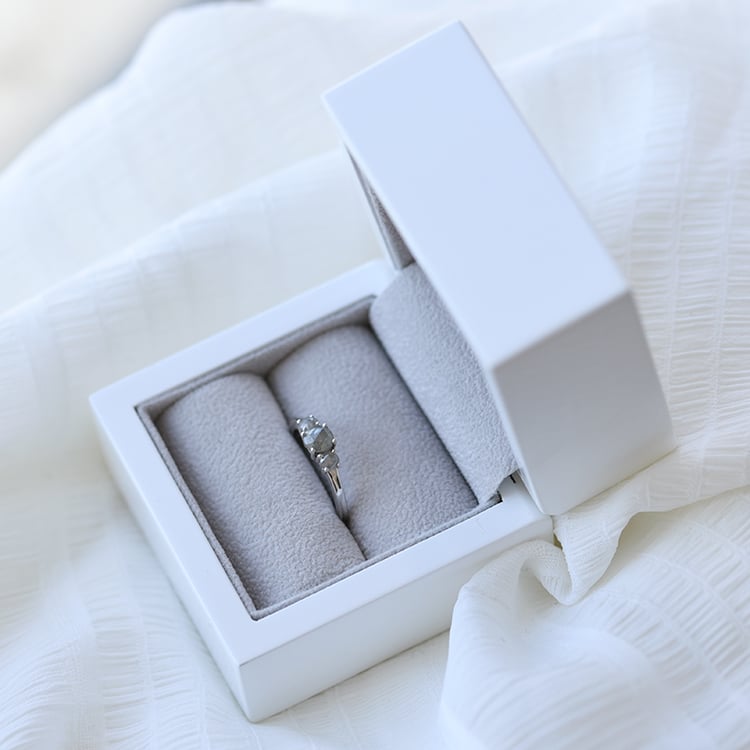 Zlatý prsteň s diamantmi 61261