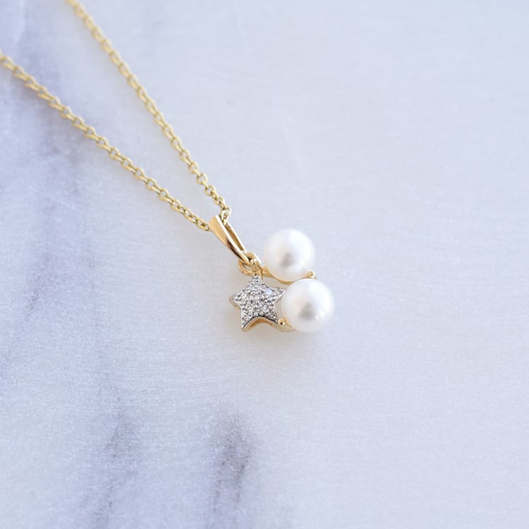 Zlatý perlový prívesok s hviezdou plnou diamantov 87420