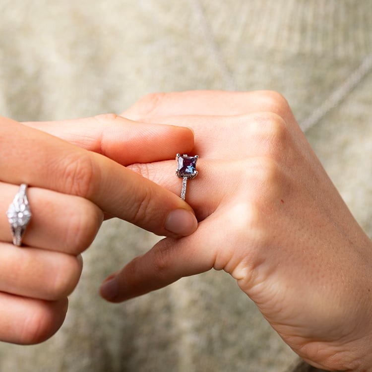 Prsteň s lab-grown alexandritom a diamantmi Kip 147464