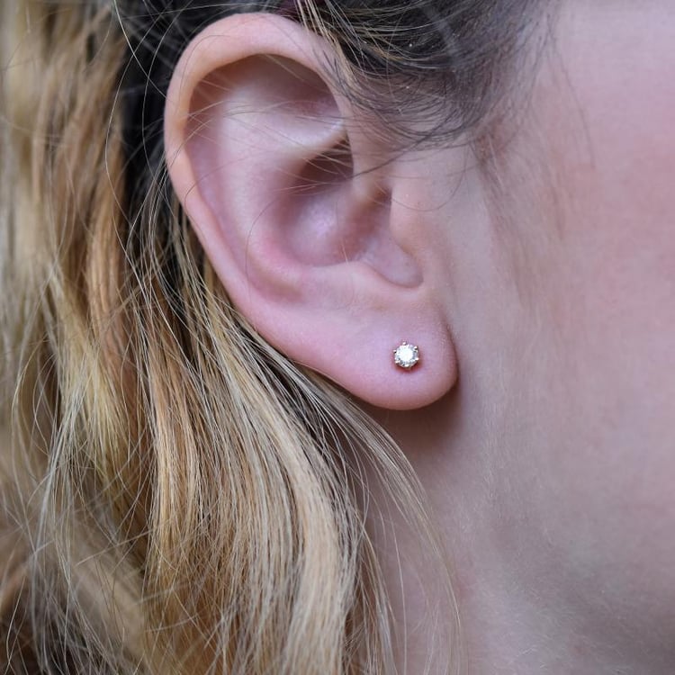 Žiarivé náušnice s moissanitmi Ashra 104980