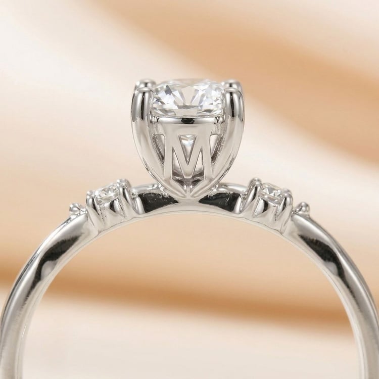 Zásnubný prsteň s výberom písmen a lab-grown diamantmi Mileva 167557
