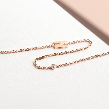 Náhrdelník s písmenom vašej voľby a lab-grown diamantom Lupe