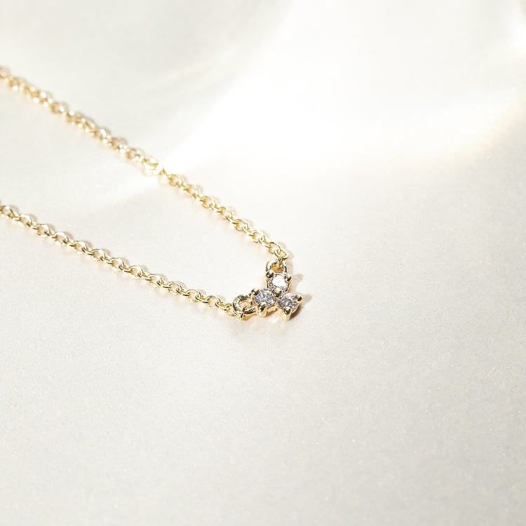 Náhrdelník s tromi lab-grown diamantmi Amine 131401