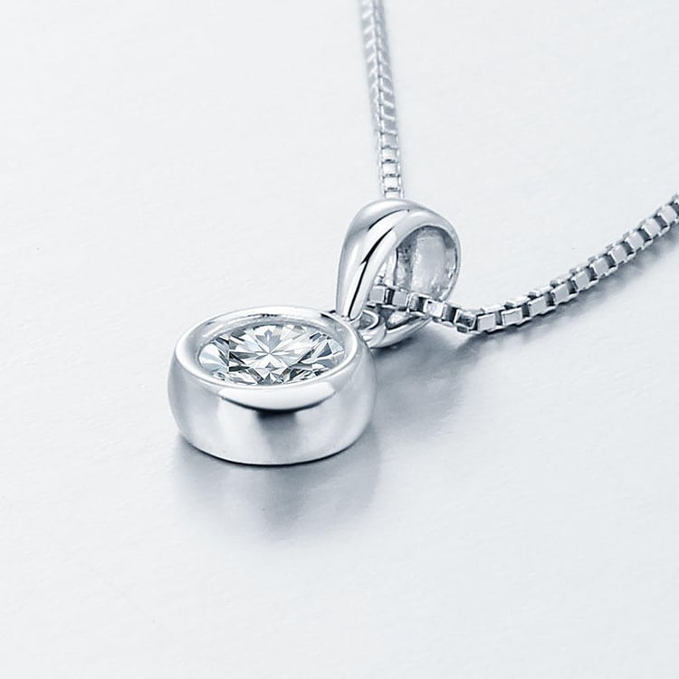 Náhrdelník se zirkónom 8254