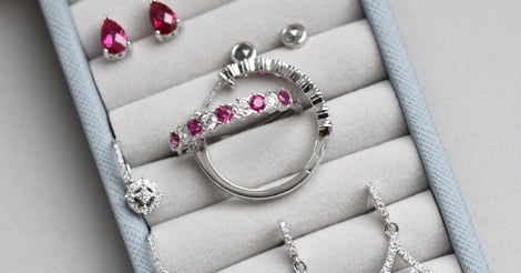 Ako si zorganizovať svoje šperky