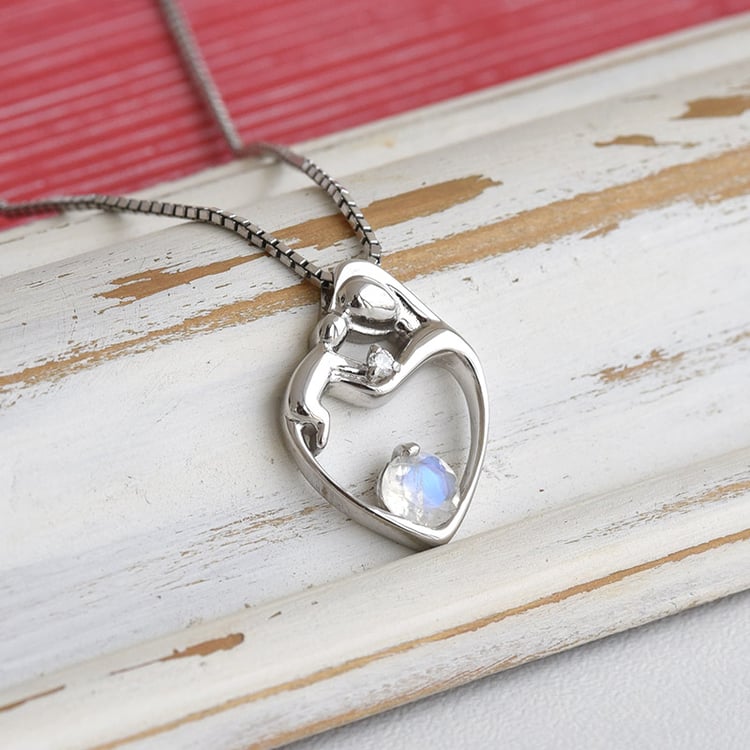 Strieborný prívesok matka a dieťa s mesačným kameňom a diamantom 84443