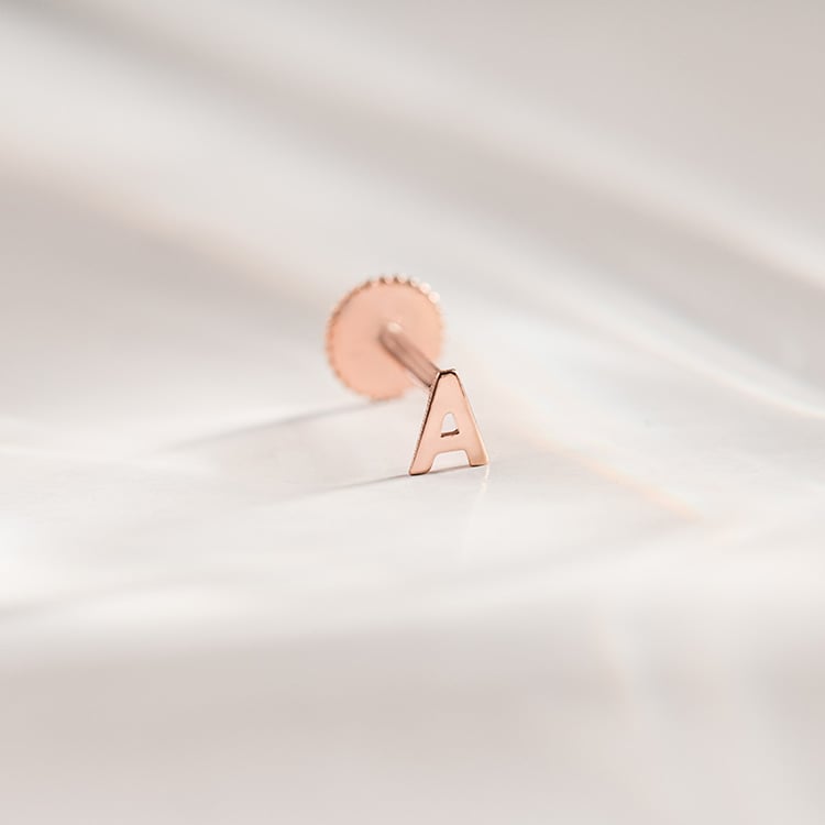 Zlatá náušnica s písmenom Alfabet 153174