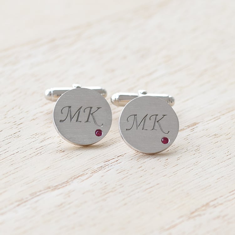 Strieborné manžetové gombíky s gravírom a rubínmi 68897