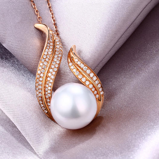 Zlatý náhrdelník s perlou 10294