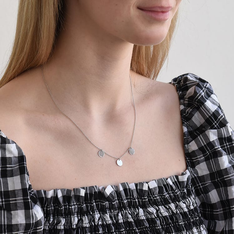 Strieborný náhrdelník s medailónmi a gravírom Kate 111535