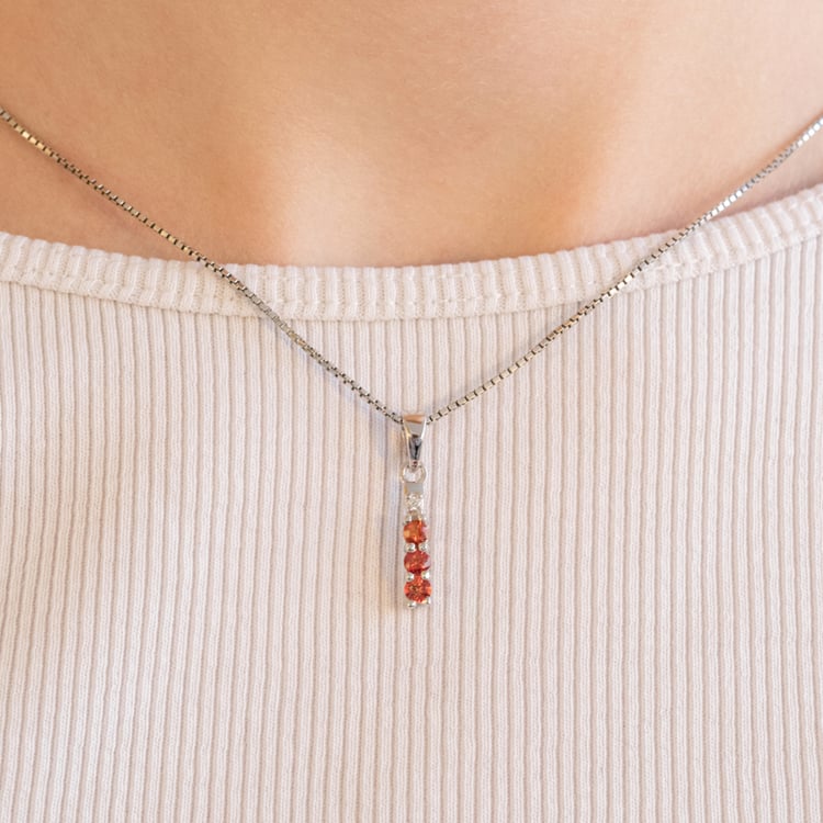 Nežný strieborný prívesok s oranžovými zafírmi Bjorn 101029