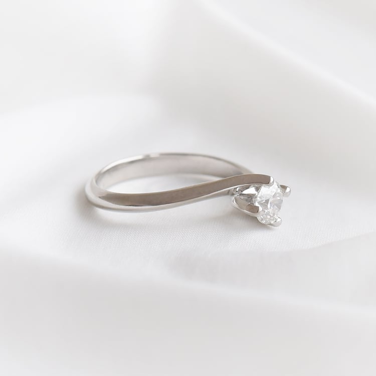 Zásnubný prsteň s certifikovaným diamantom 93801