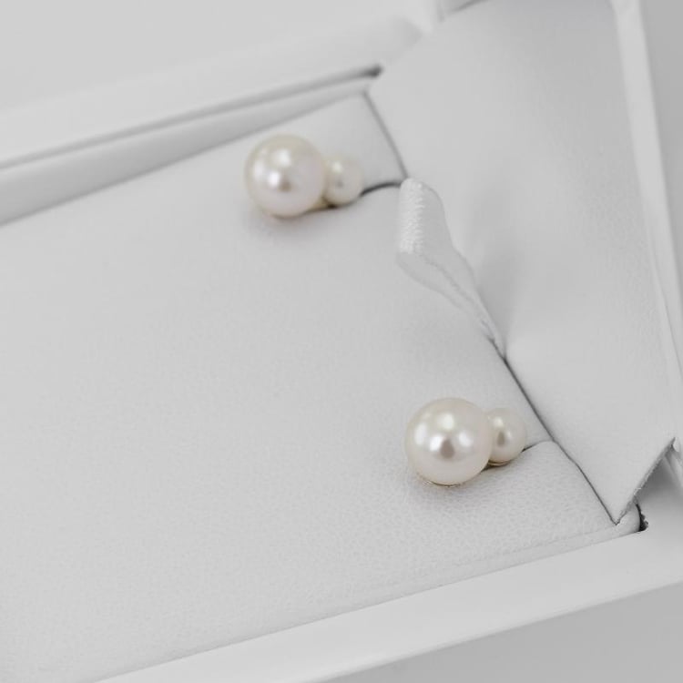 Náušnice s bielymi perlami 37953