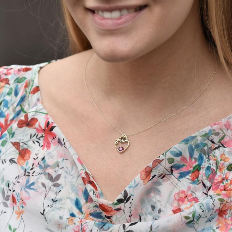 Náhrdelník s rubínom 33111