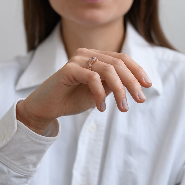 Zásnubný prsteň s morganitom a diamatnmi vo vintage štýle Kavita 134154