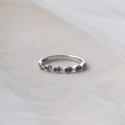 Nežný eternity prsteň zo zlata s čiernymi diamantmi Jelani