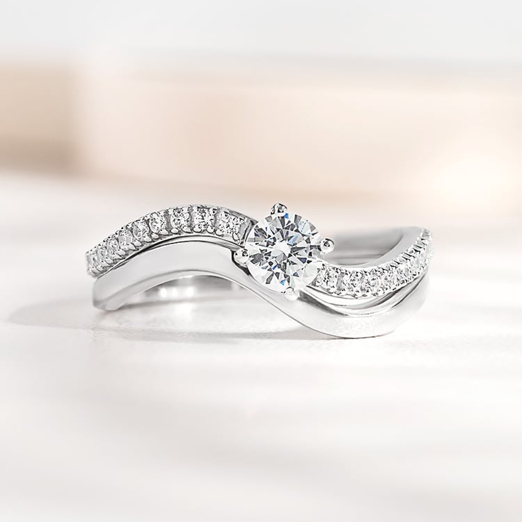 Nežný zásnubný set prsteňov s lab-grown diamantmi 156235