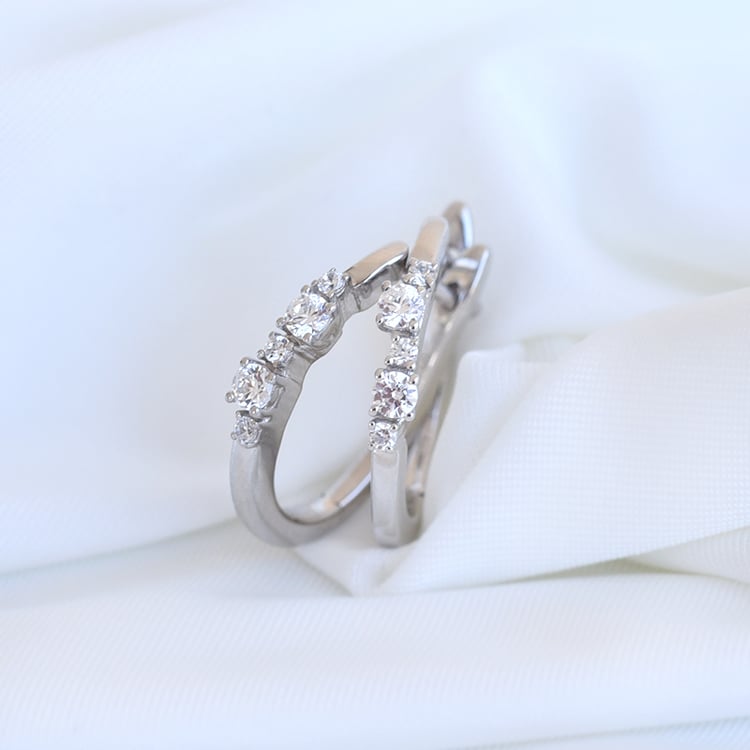 Kruhové náušnice s diamantmi z bieleho zlata 80540