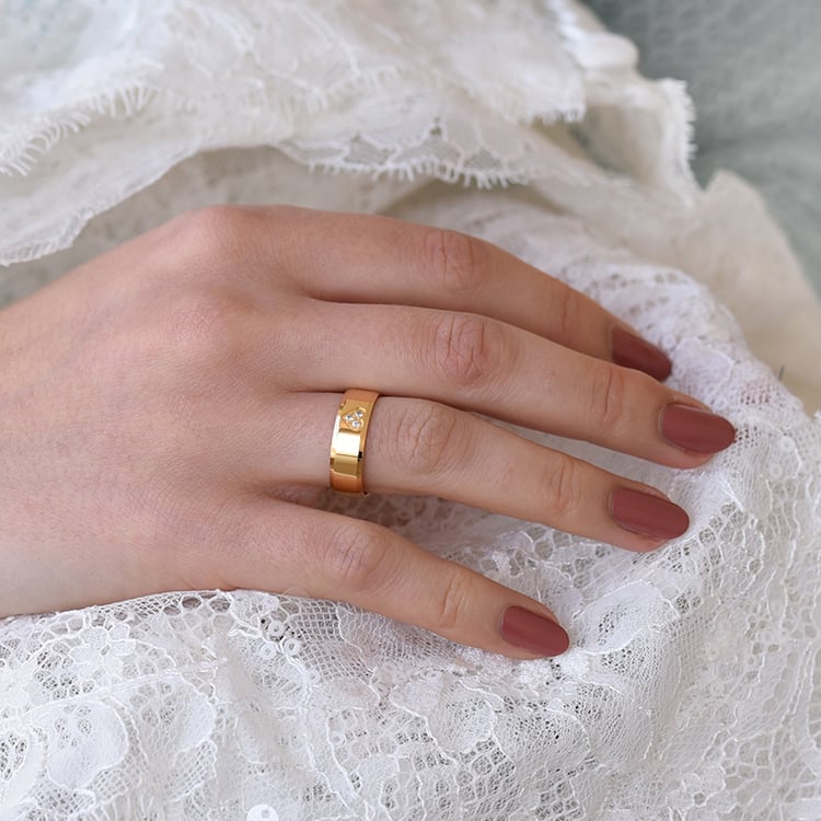 Zlatý snubný prsteň 63300