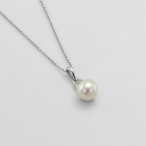 Perlový prívesok s diamantmi Laceen