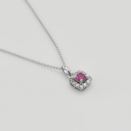 Zafírový halo prívesok s diamantmi Merritt