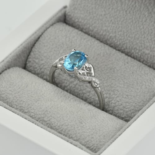 Zlatý prsteň so švajčiarskym topásom a diamantmi Chlorys