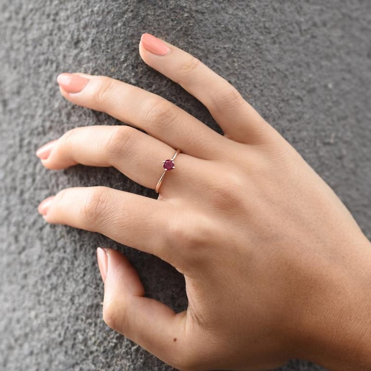 Zásnubný prsteň s rubínom z ružového zlata 47053