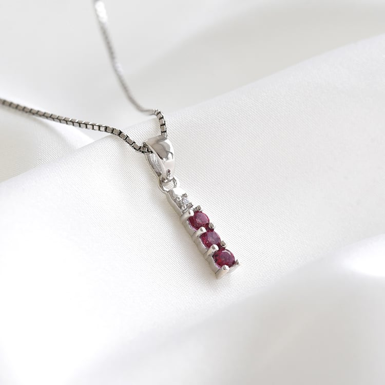 Nežný strieborný prívesok s topásmi 79171