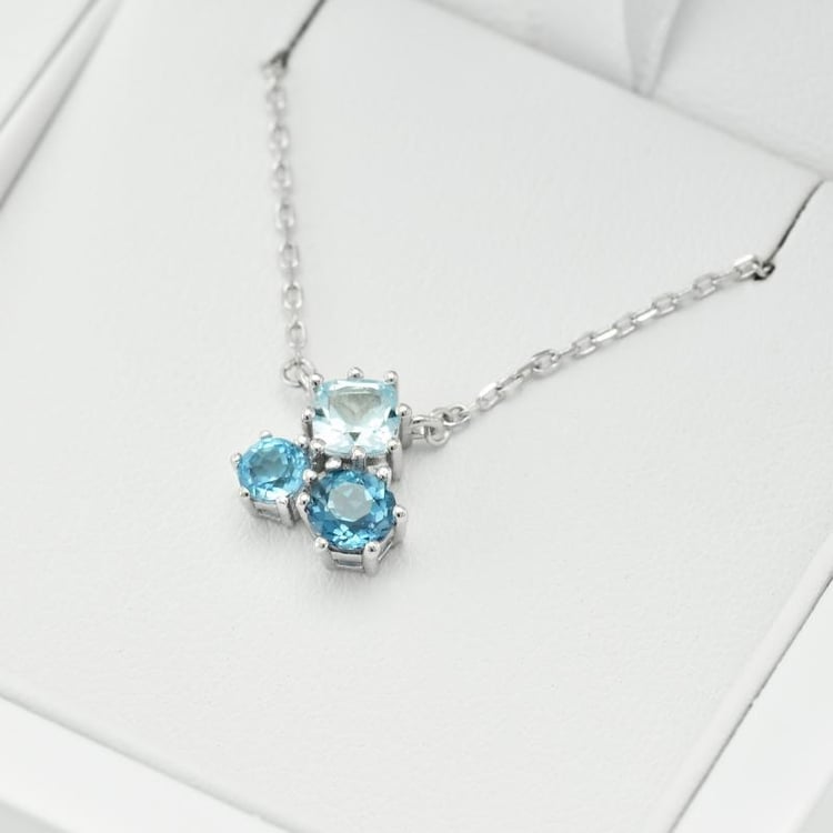 Strieborný náhrdelník 17875