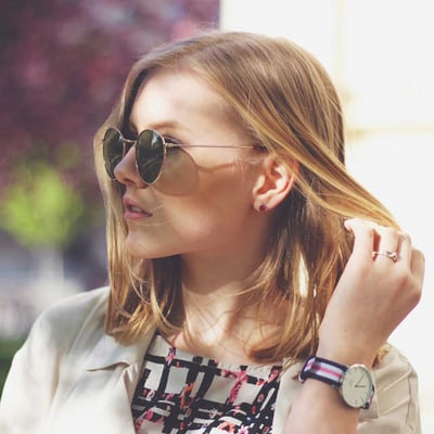 Strieborné napichovacie náušnice s rubínmi 